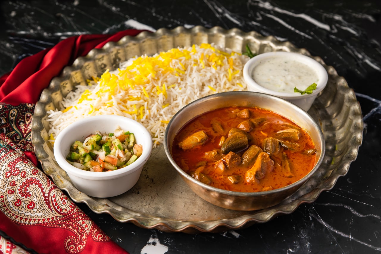 Persian okra stew (khoresh bamieh)